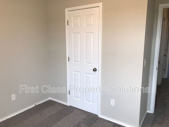 Building Photo - 1716 West Antler Way