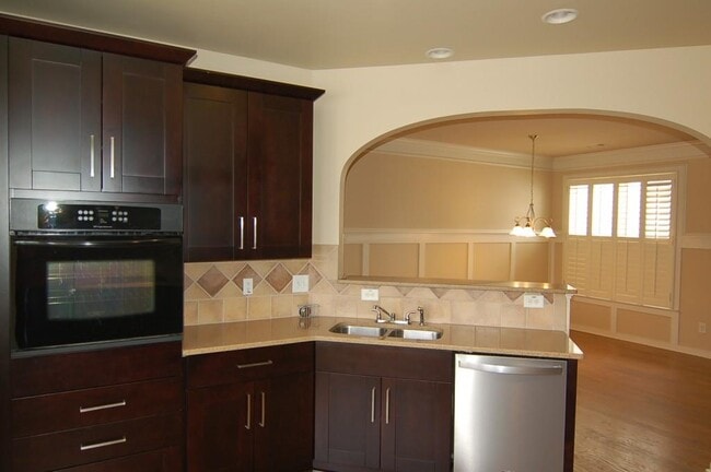 Building Photo - 3327 Castleberry Village Dr