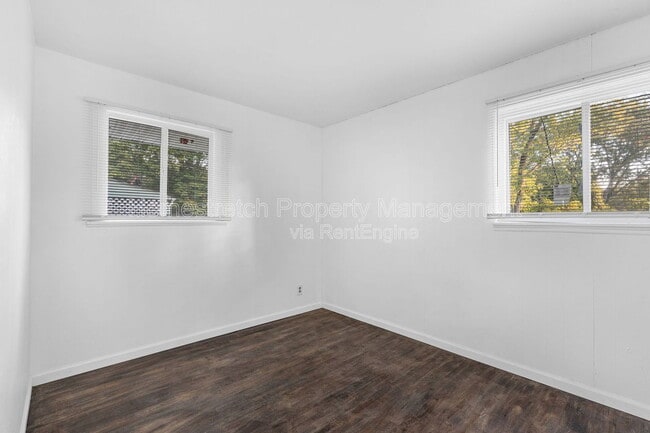 Building Photo - 212 Mc Alpine Dr