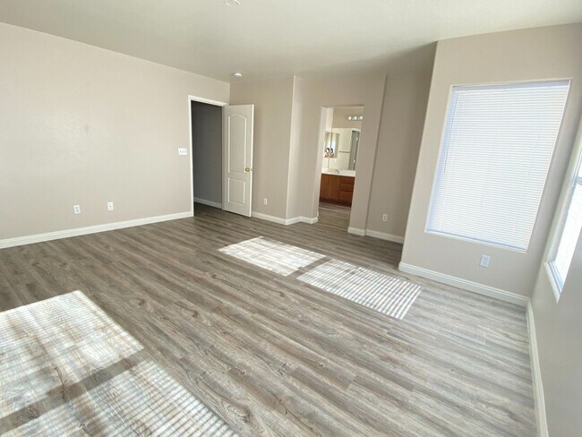 Building Photo - One Bedroom & One Full Bathroom Downstairs...