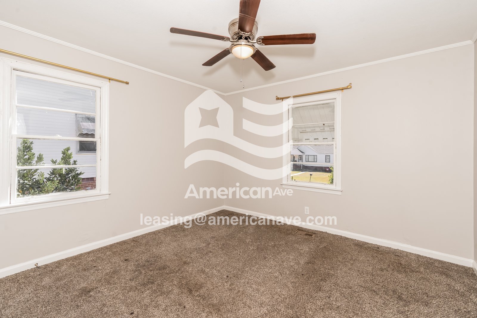 Building Photo - 3054 Somerset Dr