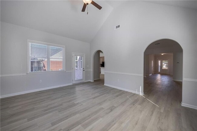 Building Photo - 853 Crossroads Ct