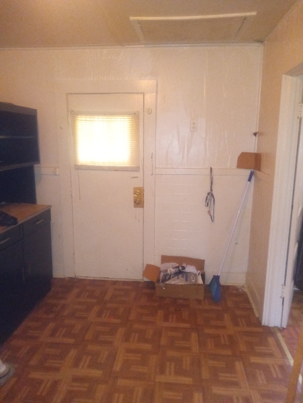 Building Photo - 374 Person