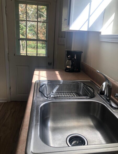 Building Photo - 8 Battery Dr