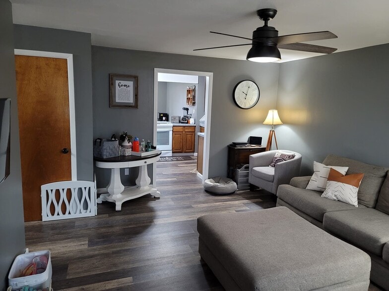 Building Photo - 2512 S Fountain Ave