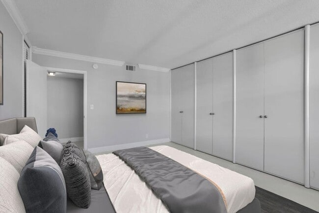 Building Photo - 1200 S Ocean Blvd