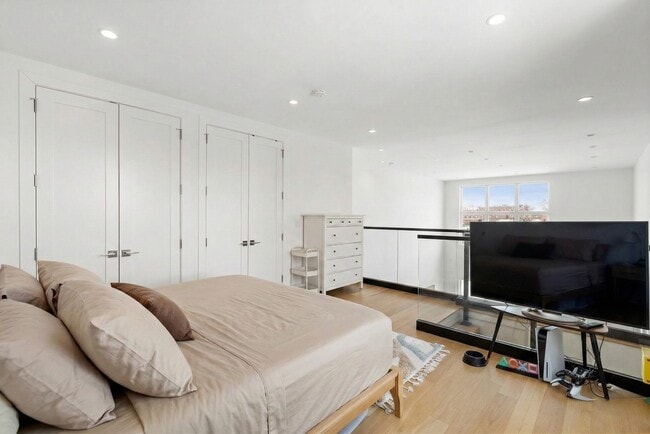 Building Photo - 6025 JFK Blvd E