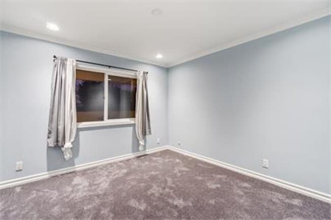 Building Photo - Large 5 bed Masterpiece Home with Back Bay...