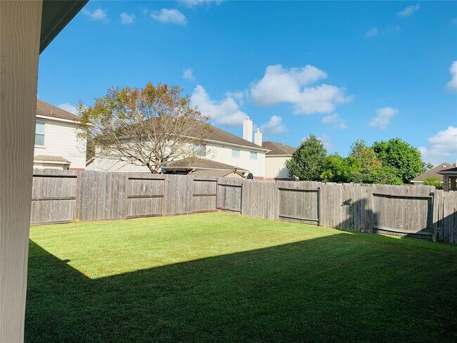 Building Photo - 2516 Brittany Lakes Dr