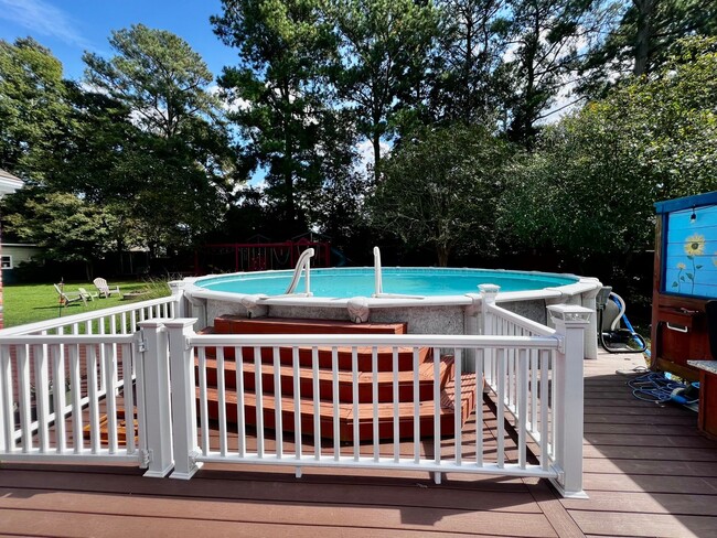 Building Photo - Love Where You Live in Lake Shores!