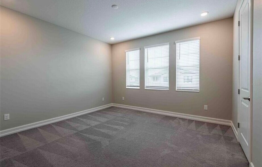 Building Photo - 4655 Almada Ln