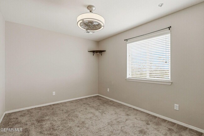 Building Photo - 1041 Earthstar Pl