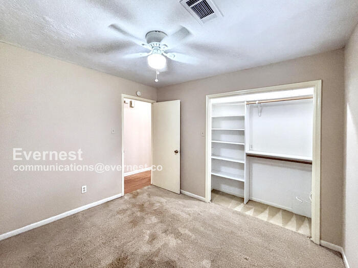 Building Photo - 15231 Cabots Landing Dr