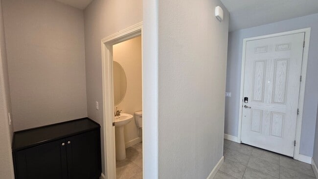 Building Photo - Beautiful two story Spanish springs home