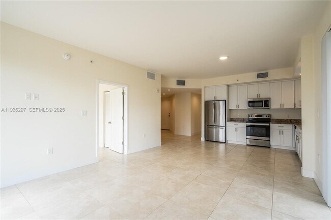 Building Photo - 1091 Galiano St