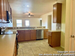 Building Photo - 9523 Ascending Port