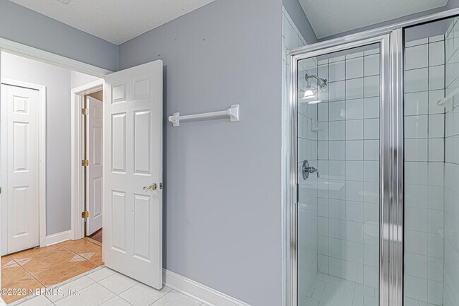 Building Photo - 2465 Pinehurst Ln