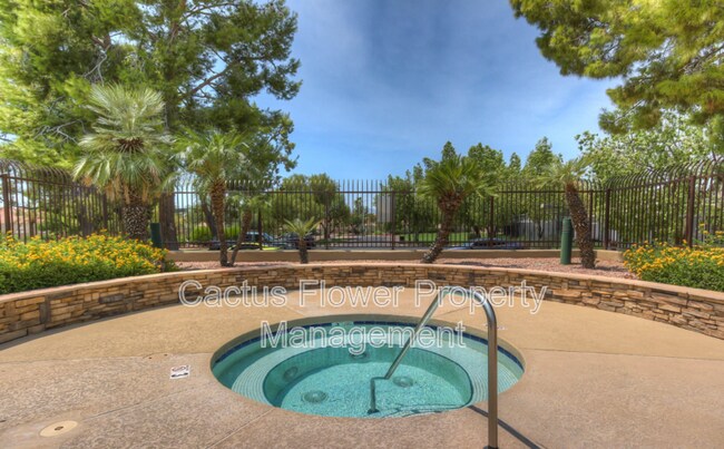 Building Photo - 4226 E Rockledge Rd