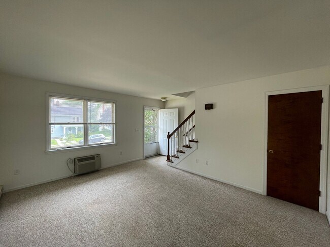 Building Photo - 550 S Hanover St