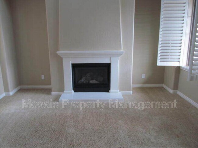 Building Photo - 2664 E Hampton Ln