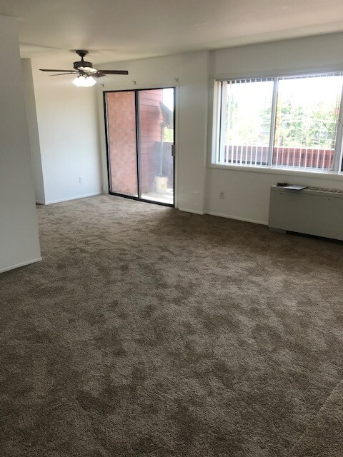 Living/Dining - 1519 S George Mason Dr