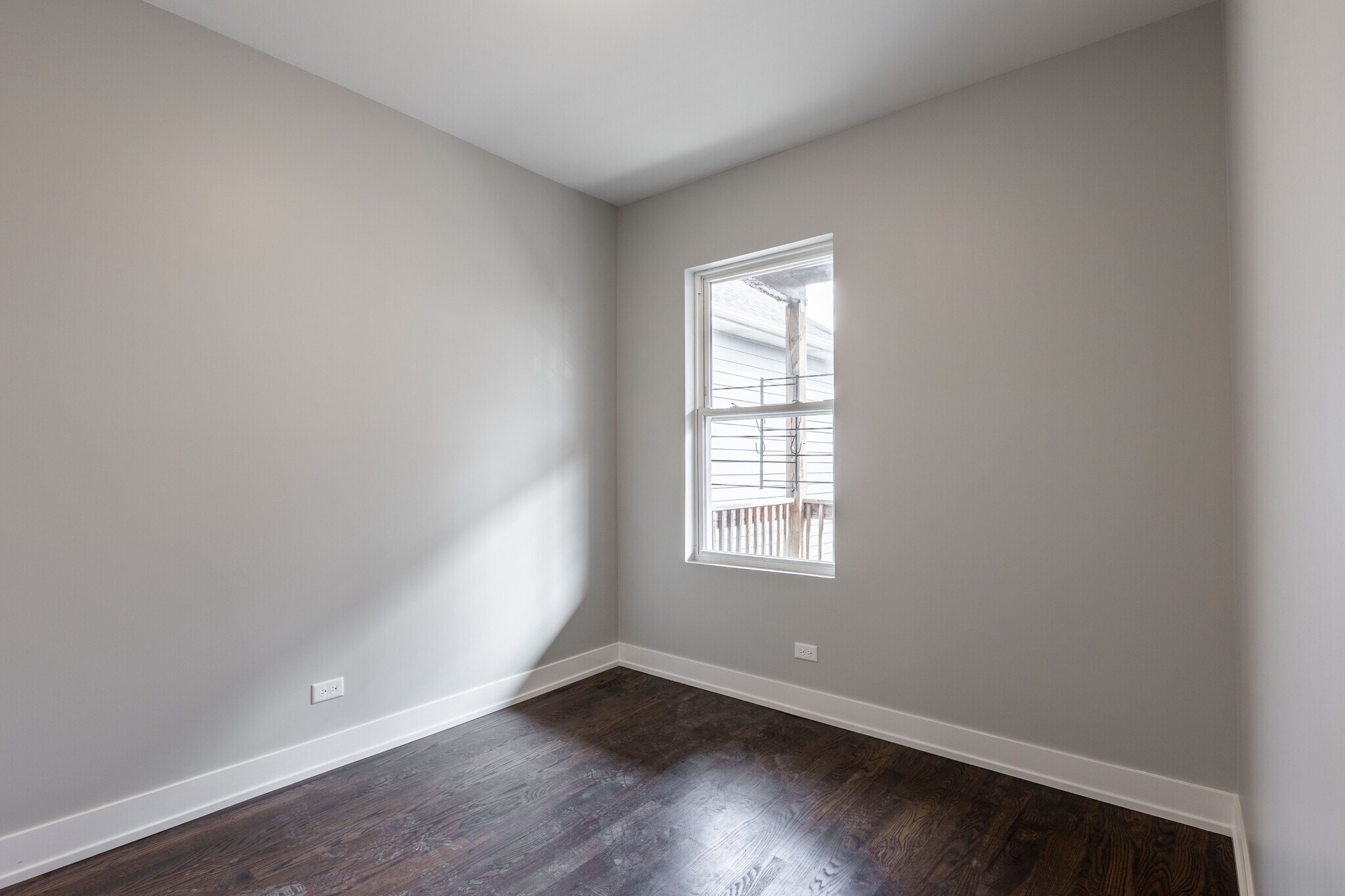 Building Photo - 3136 N Oakley Ave