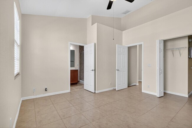 Building Photo - 115 Pond Apple Ln