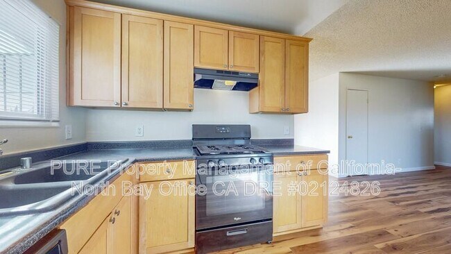 Building Photo - 1139 St Anthony Ln