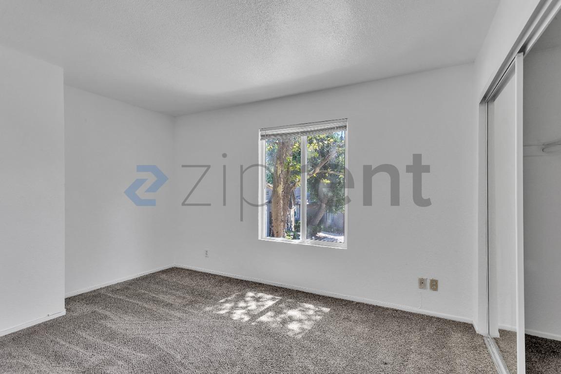 Building Photo - Unit 241