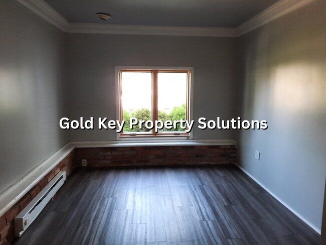 Building Photo - 4 BR 1 BA House Near Ball State with Washe...