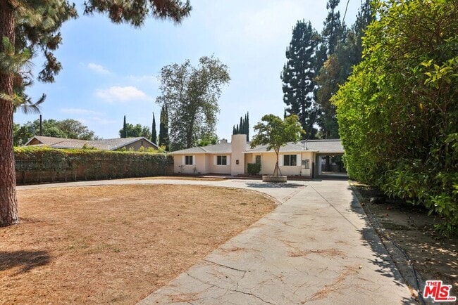 Building Photo - 6727 Orion Ave