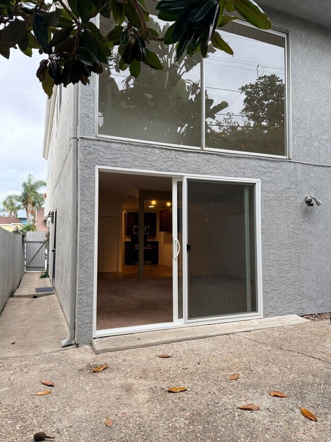 Building Photo - 33938 Alcazar Dr