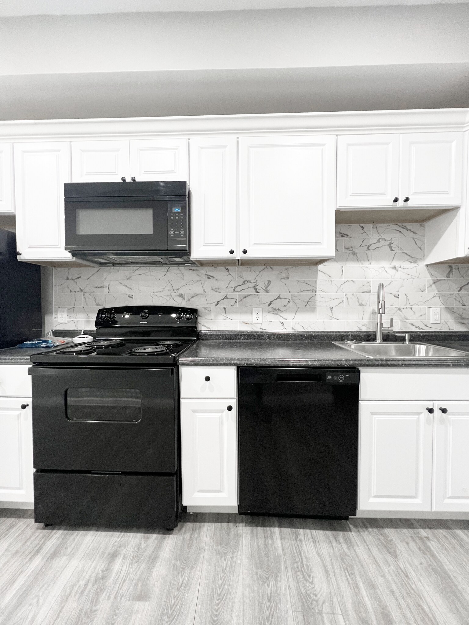 kitchen - 1806 Appleton St
