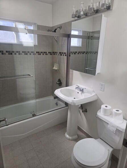 Building Photo - 5137 Garvin Ave