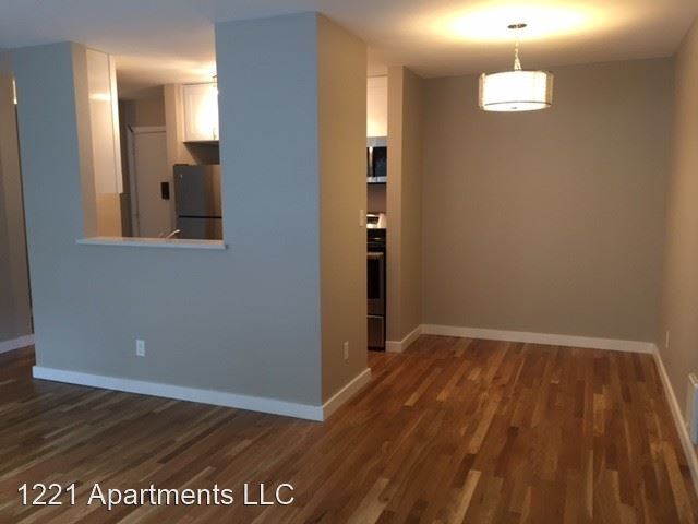 Building Photo - 1221 Queen Anne Ave N