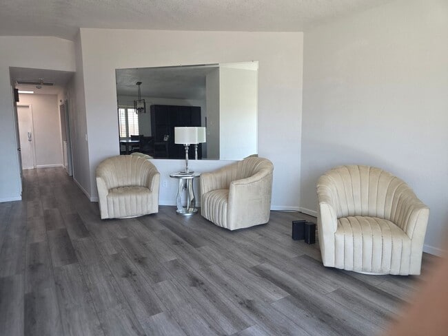 Building Photo - 774 Diogenes Dr