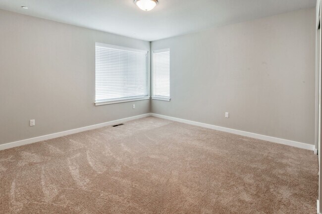 Building Photo - Newly Built 4bd 2.5ba in LSSD