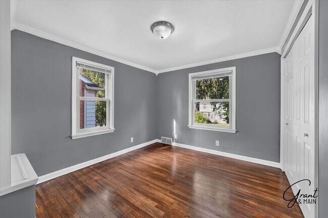 Building Photo - 17400 Huntington Rd