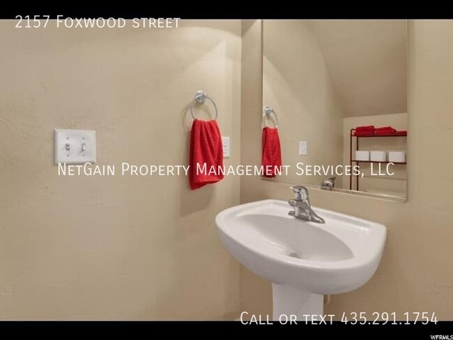 Building Photo - 2157 Foxwood St