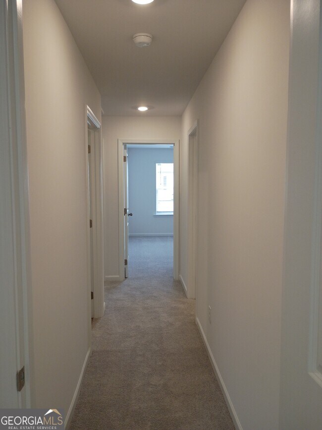 Building Photo - 248 Kenoot Dr