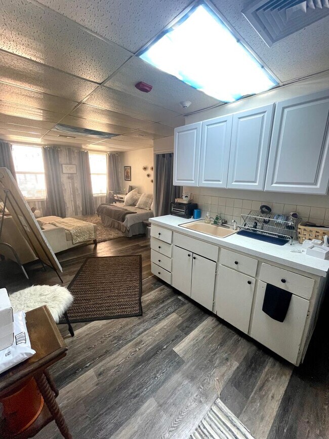 Building Photo - Studio Apartment in the Heart of Downtown Golden