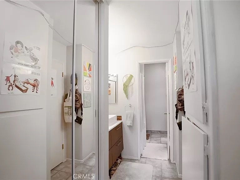 Building Photo - 5460 White Oak Ave