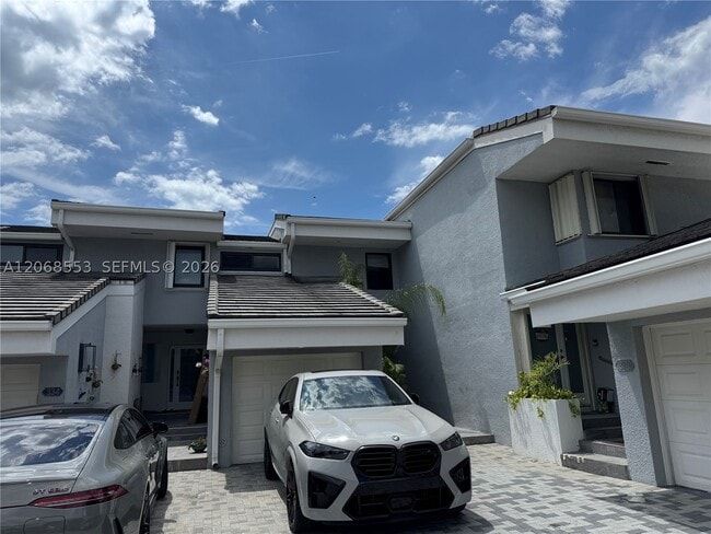 Building Photo - 350 Poinciana Island Dr