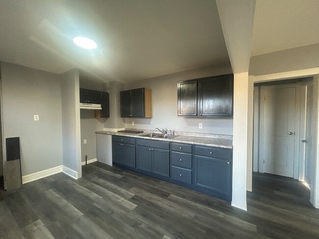 Building Photo - 6115 Noble Ave