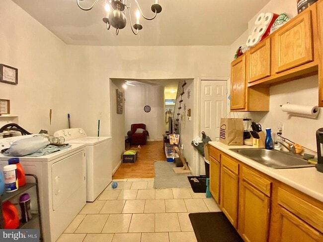 Building Photo - 2030 N Gratz St