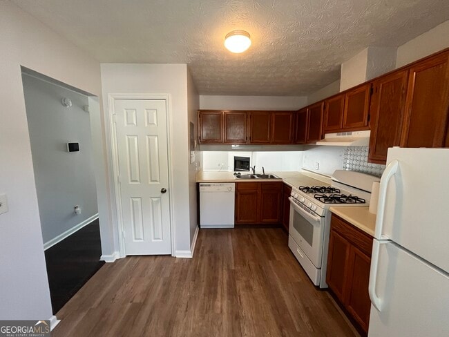 Building Photo - 3461 Kingswood Run