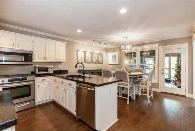 Building Photo - 15126 Glenwood