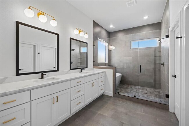 Building Photo - 1810 Peacock Rd