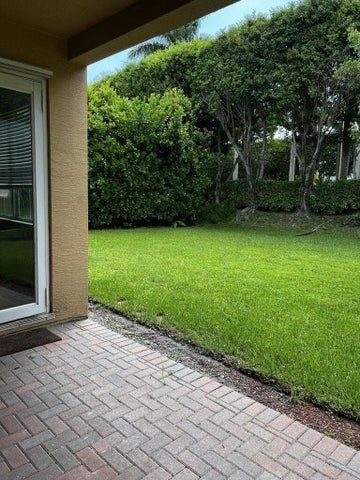 Building Photo - 9555 Phipps Ln