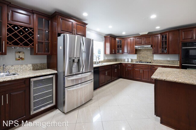 Building Photo - 5 br, 3 bath House - 12552 Eckleson Street